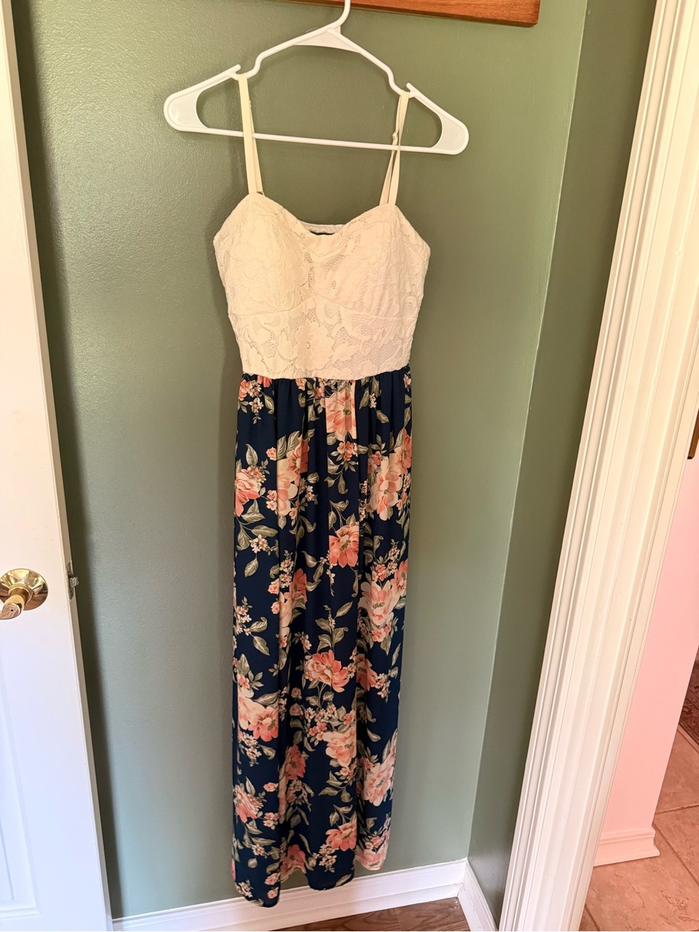 Lily Rose White Lace Top with Ivory Knit